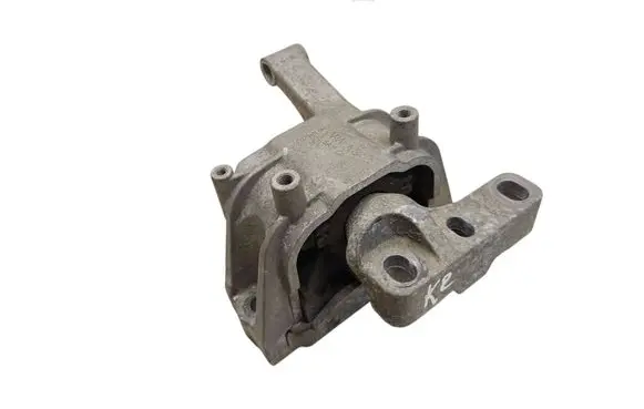 Volkswagen Tiguan Engine mount bracket 5N0199262F