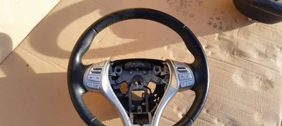 Nissan Qashqai Steering wheel 1777032