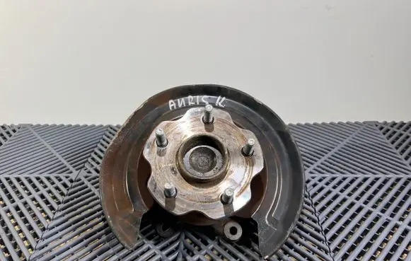 Toyota Auris E180 Front wheel hub B02L 150306 A189
