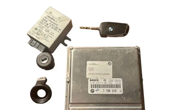 BMW 5 E39 Engine control unit/module 7788310 0281010314 28RTE978