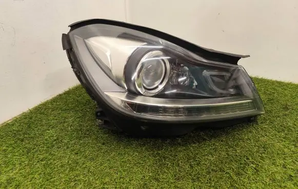 Mercedes-Benz C W204 Headlight/headlamp A2048204639 29532951 030127068204