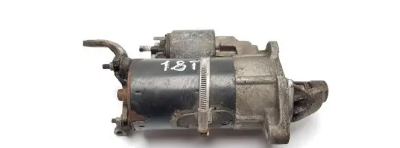 Volkswagen PASSAT B5 Starter motor 058911023B