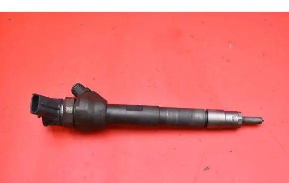 Jaguar XE Fuel injector G4D3-9K506-AA
