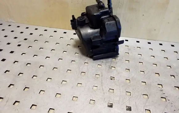Peugeot 5008 Fuel filter 9305108C