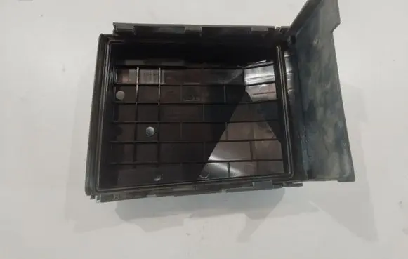 Volkswagen Golf VI Fuse box cover 1K0937132F