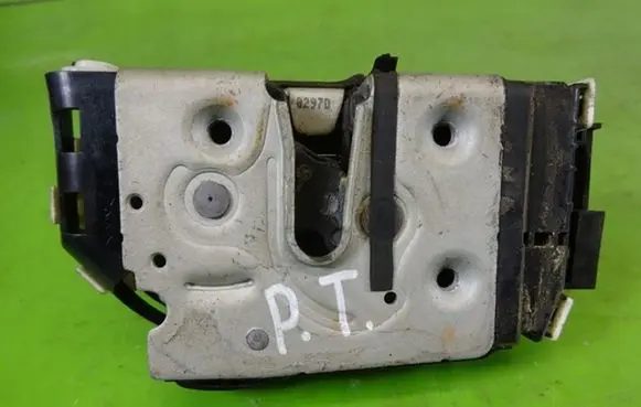 Dodge Caliber Rear door lock