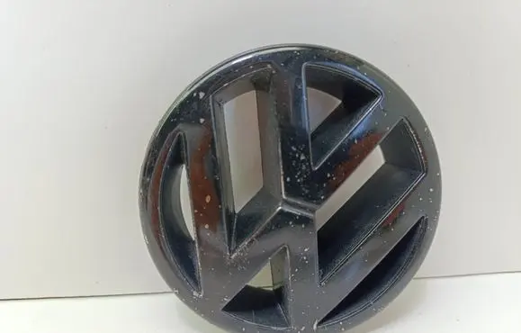 Volkswagen Golf IV Manufacturer badge logo/emblem 1J0853653C