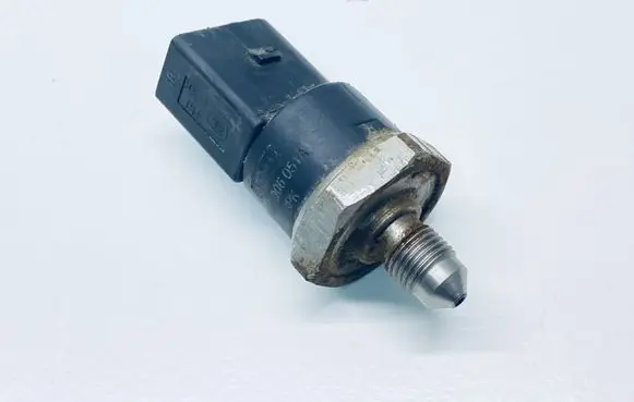 Fuel pressure sensor