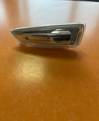 Opel Zafira C Front fender indicator light 13491088