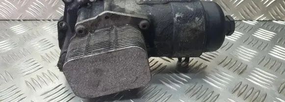 Mazda 3 I Oil filter mounting bracket