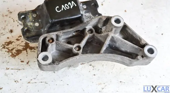 Audi A3 S3 8P Engine mount bracket 1K0199555Q 1K0199117AC