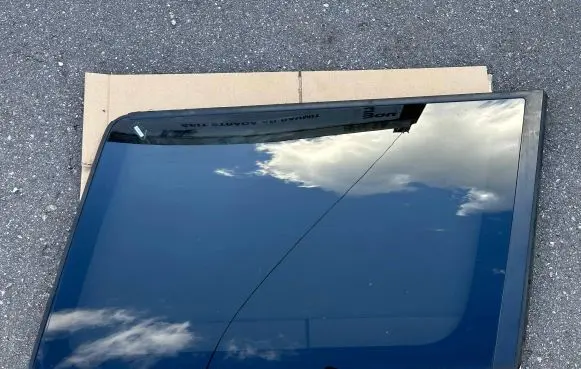 Nissan Patrol Y61 Rear side window 83300VD300