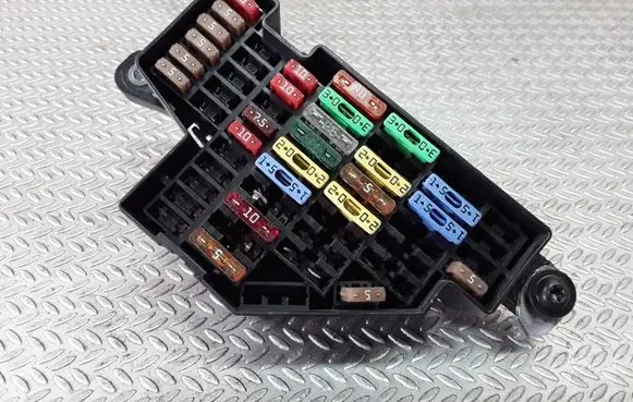 Skoda Octavia Mk2 (1Z) Fuse module 1K2941824