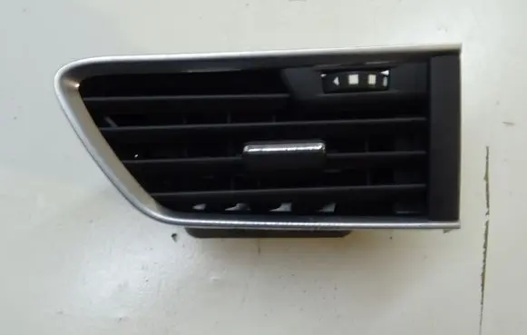 Peugeot 508 Dashboard side air vent grill/cover trim 9686457377 1010107