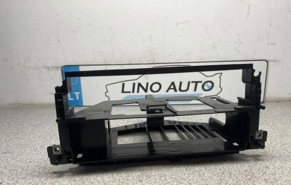 Radio/GPS head unit trim
