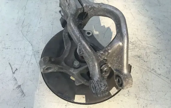 Front wheel hub