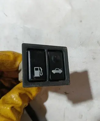 Toyota Avalon XX30 Tailgate/trunk/boot open switch 8484051010A0