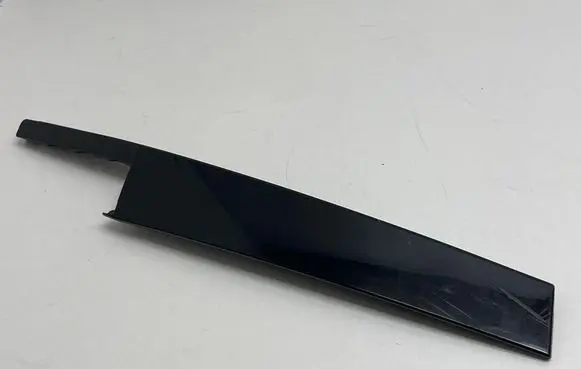 Audi Q3 F3 Front door glass trim molding 83A837901
