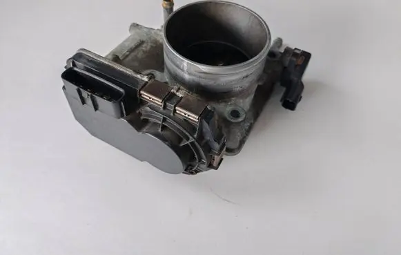 Subaru Forester SG Throttle body valve 1612AA110 00637 16112AA110