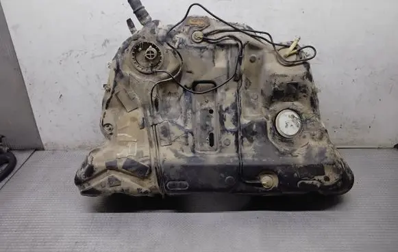 Volvo XC70 Fuel tank 8671611 8671606