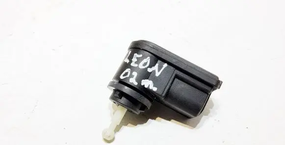 Seat Leon (1M) Headlight level adjustment motor 1J0941295B