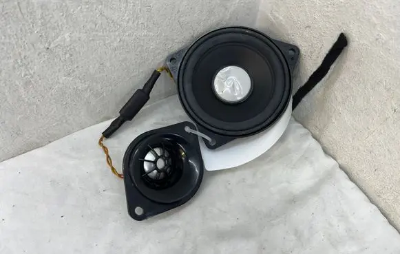 BMW 5 F10 F11 Parcel shelf speaker 9368383
