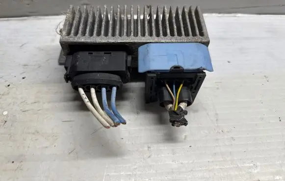 Nissan Qashqai Glow plug pre-heat relay 271206395R
