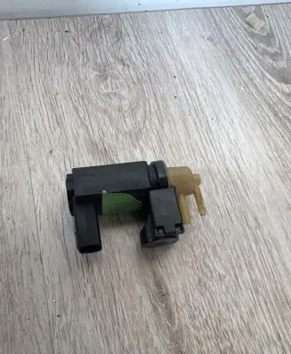 Volvo XC90 Turbo solenoid valve 31339808 70466400 181002