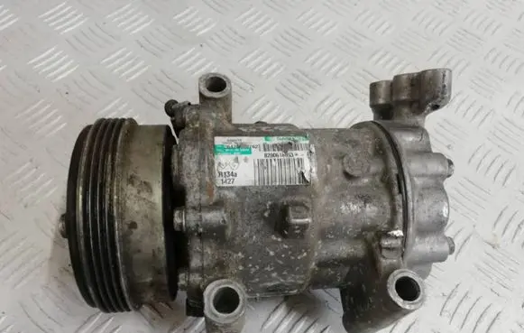 Renault Clio II Air conditioning (A/C) compressor (pump) 8200618853