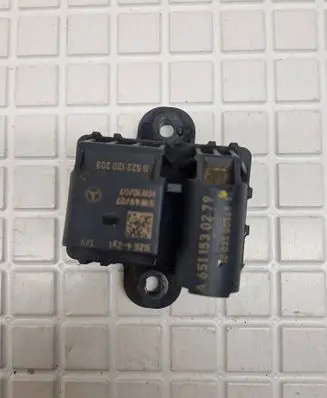 Mercedes-Benz C W204 Glow plug pre-heat relay A6511530279 10035003651