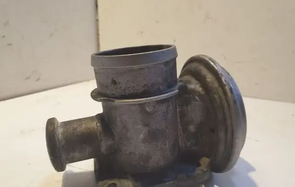 BMW 3 E46 EGR valve 7785452