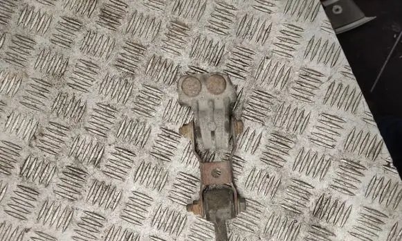 Volvo XC70 Engine mount bracket 9445335