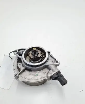 Audi Q7 4L Vacuum pump