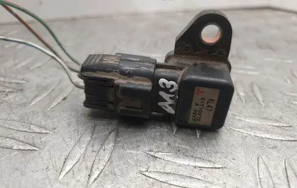 Mazda 3 I Air pressure sensor KL47 E1T10372