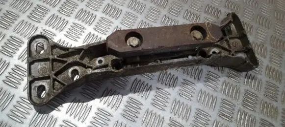 BMW 5 E39 Engine mounting bracket 132494