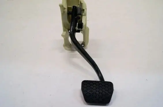 BMW 5 F10 F11 Brake pedal 6775368