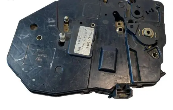 Volkswagen Transporter - Caravelle T5 Rear door lock 7H0827201F