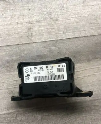 Mercedes-Benz ML W164 ESP acceleration yaw rate sensor A0045423918 FD07M04 DT37D18LBF