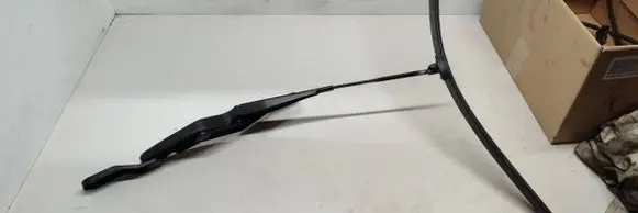 Mercedes-Benz C W204 Front wiper blade arm A2048200344