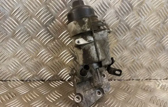 KIA Cerato Oil filter mounting bracket