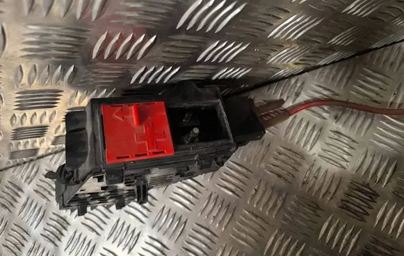 Mercedes-Benz GL X164 Fuse module A1665402450 YAP3240211 562272