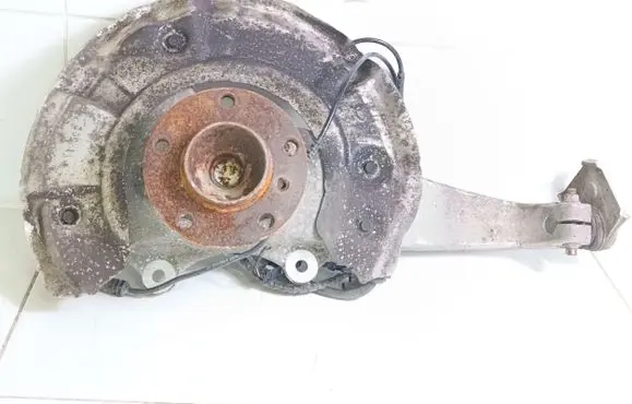 BMW 5 F10 F11 Front wheel hub spindle knuckle 6775265