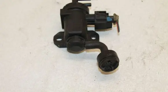 Opel Vectra C Vacuum valve 0926400536
