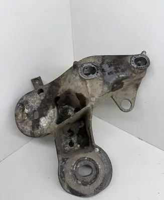 Audi A6 S6 C6 4F Engine mounting bracket 4F0199352F