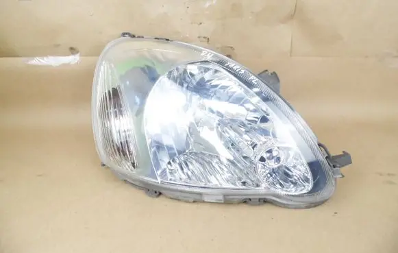 Toyota Yaris Headlight/headlamp