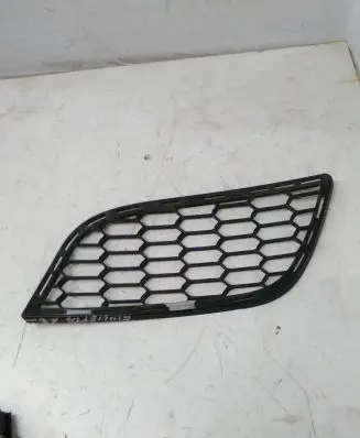 Alfa Romeo Giulietta Front bumper lower grill 156085891 C570