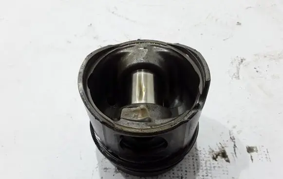 Renault Vel Satis Piston with connecting rod 7701474970