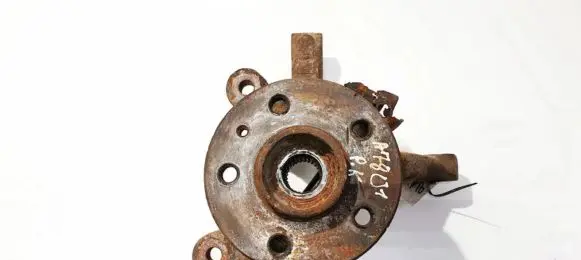 Mercedes-Benz Vito Viano W638 Front wheel hub