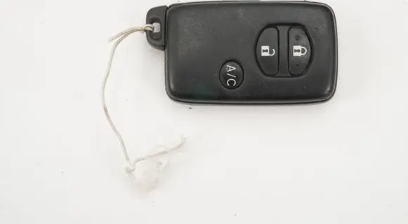 Toyota Prius+ (ZVW40) Ignition key/card B74EA