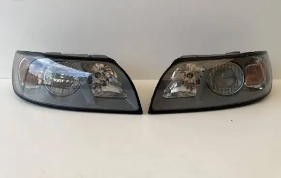 Volvo V50 Headlights/headlamps set 30698886 30698885
